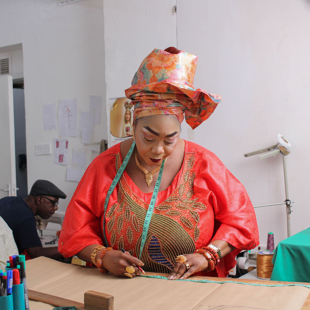 Woman measuring fabric Img 0738 33