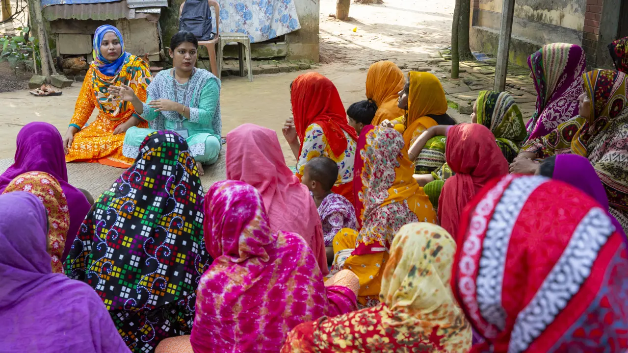 430B Colorful Meeting Brac Bangladesh Copyright Andy Aitchison