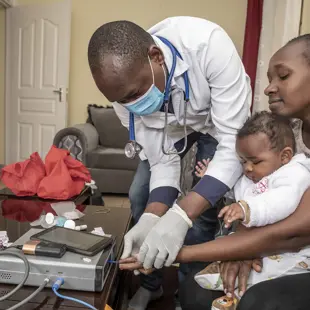 2127 Doctor Checking Patient Villgro Enzi Health Copyright Sven Torfinn Panos