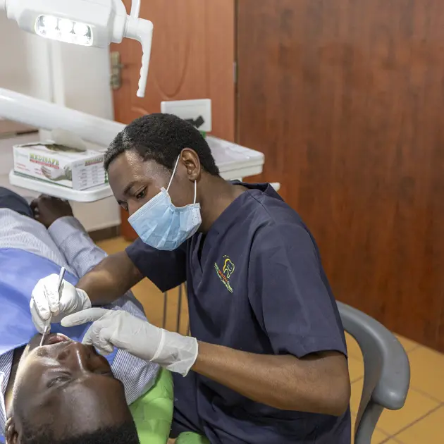 2128 Dentist Checking Patient Unreasonable Dios Dental Copyright Stuart Freedman