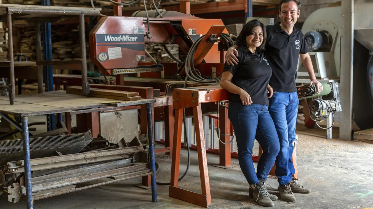 2117 Couple Standing In Factory Bpeace Labrica Copyright Stuart Freedman