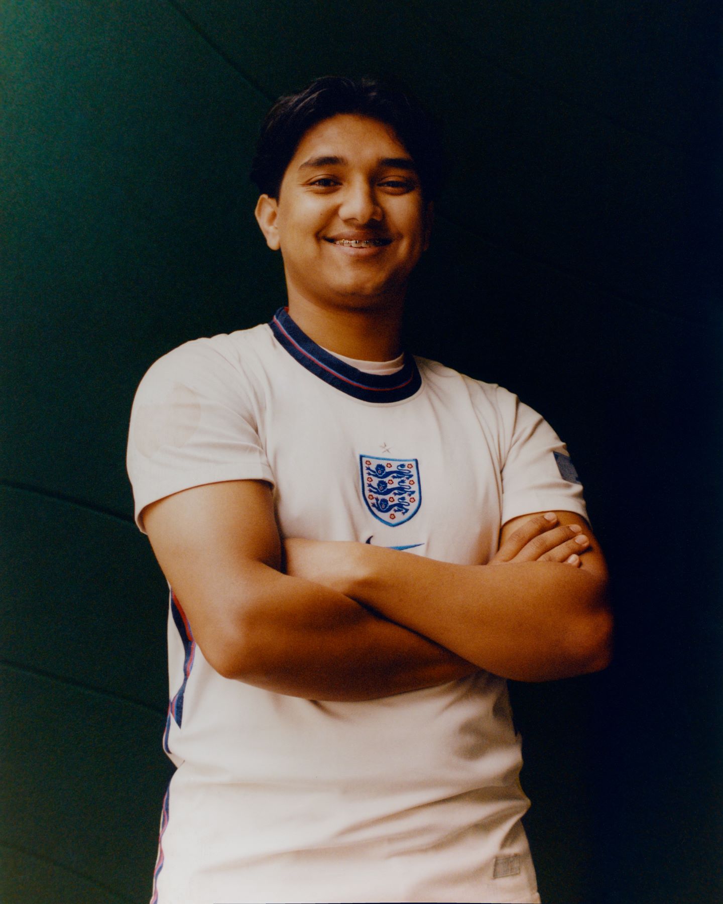 Boy with England jersey Sirazul