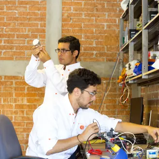 213 Technicians Working On Repairs Agora Kingo Copyright Stuart Freedman